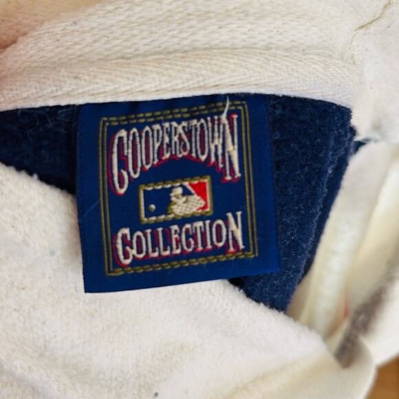 Majestic Cooperstown Collection Vintage Cream Yankees Embroidered Hoodie - Picture 8 of 8